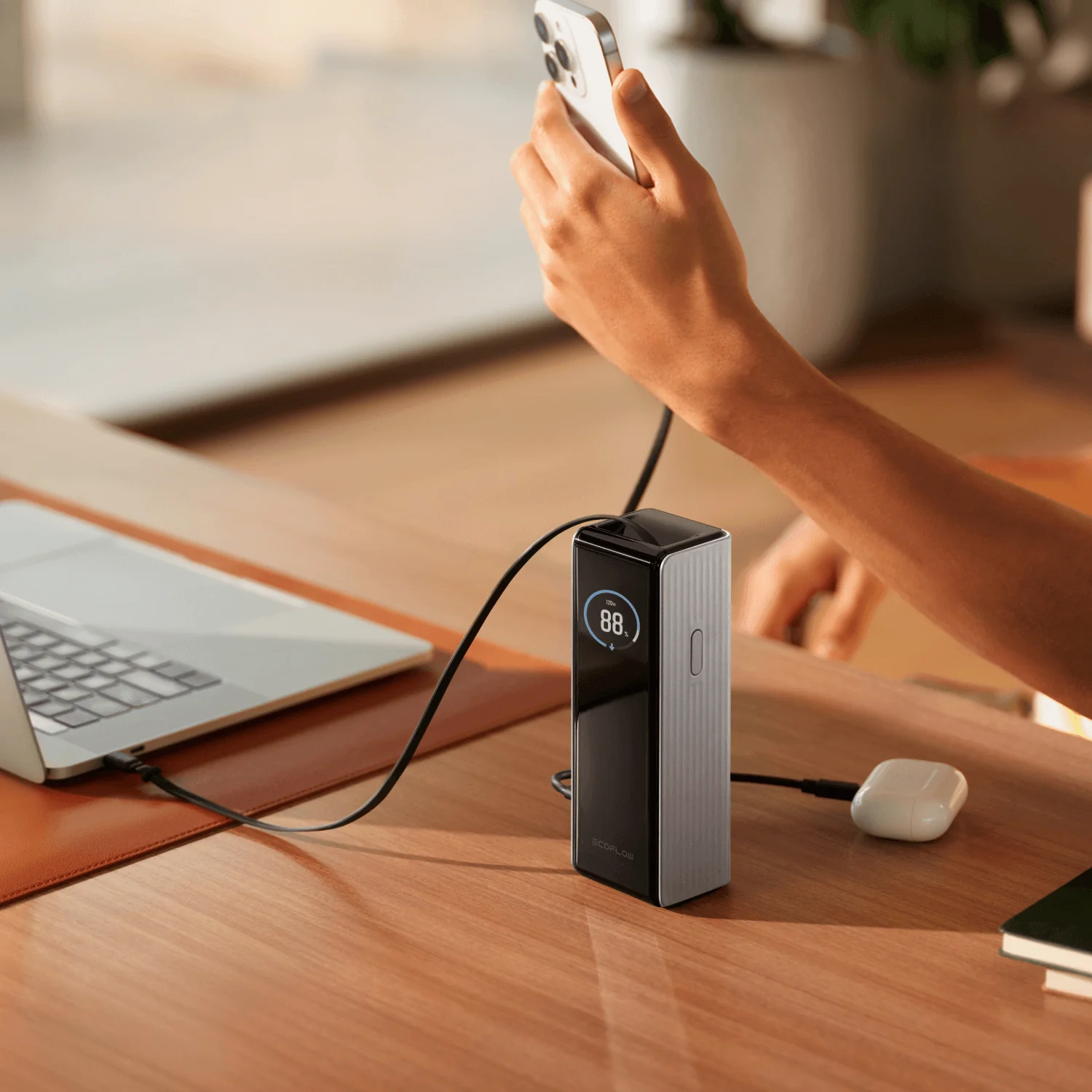 Banco de energía EcoFlow RAPID (25 000 mAh, 170 W, cables integrados y retráctiles de 100 W) - Image 5