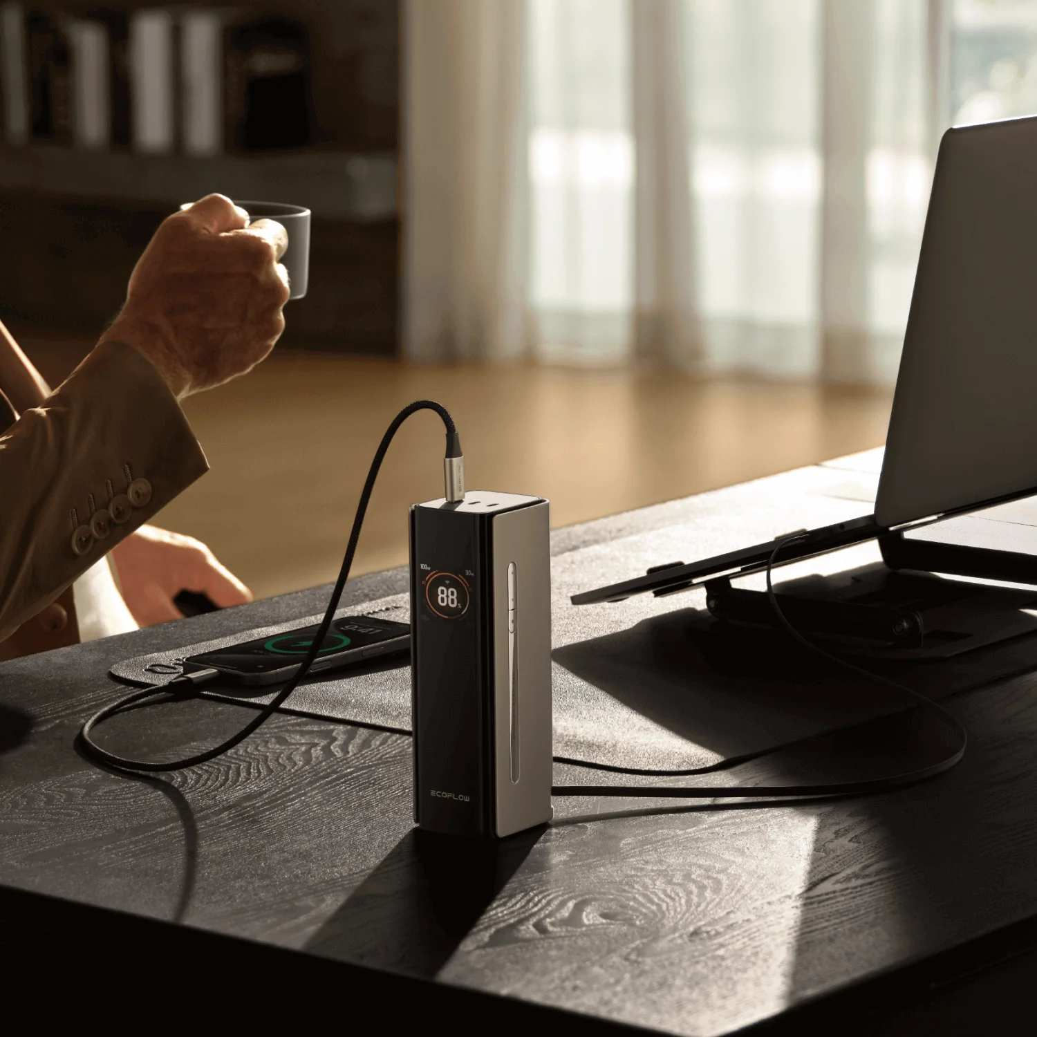 Banco de energía EcoFlow RAPID Pro (27 650 mAh, 300 W, cable integrado de 140 W) - Image 3
